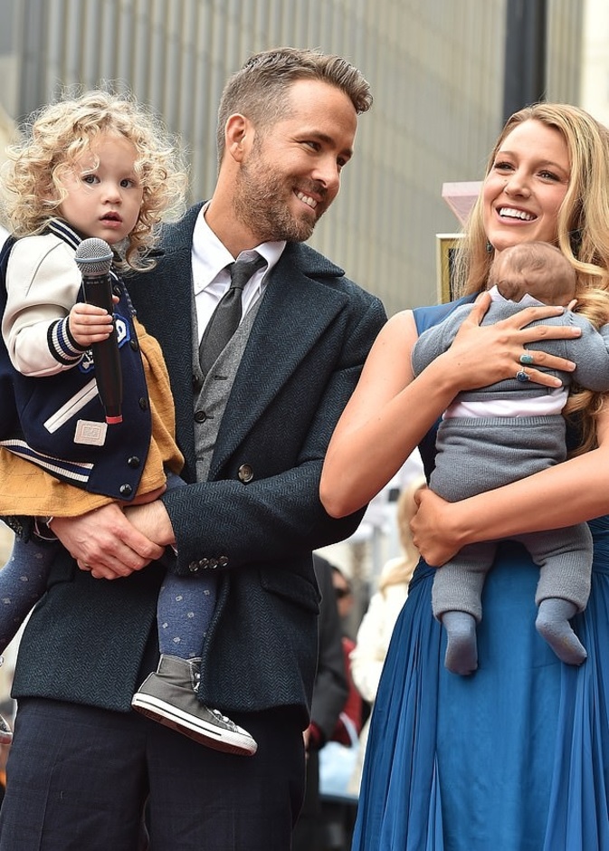 ريان رينولدز و بليك ليفلي وبناتهما