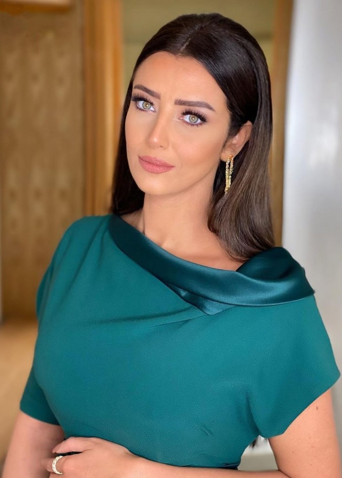 مكياج عيون ساحر بأسلوب رضوى الشربيني