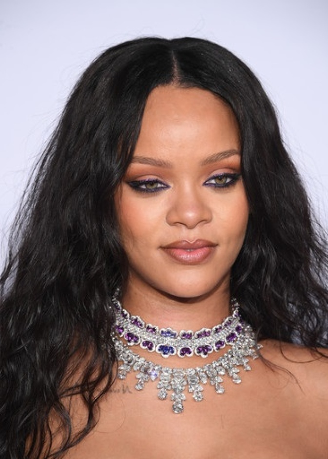  قلادات فاخرة اختارتها ريهانا من شوبارد