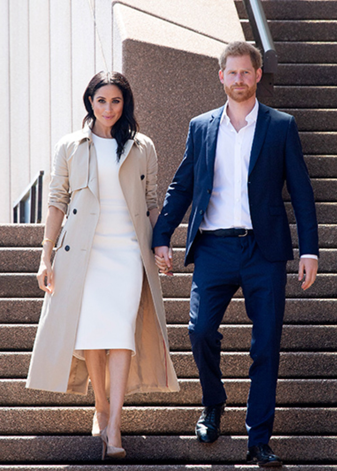 ملكة بريطانيا تسحب رعاية الجمعيات الخيرية من هاري وميغان