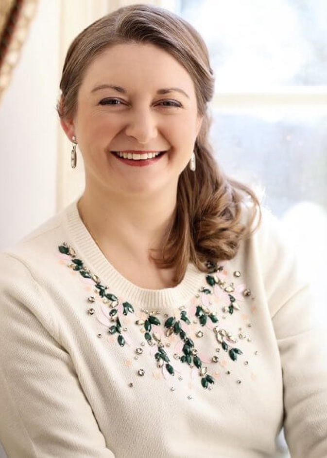 شاهد صور رسمية جديدة للأميرة ستيفاني بمناسبة عيد ميلادها السابع والثلاثين