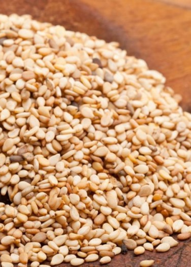  فوائد ذهبية لتناول السمسم على الريق