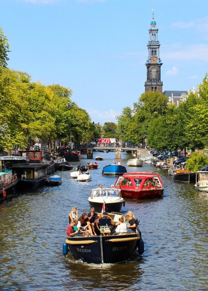 امستردام ساحرة بقنواتها المائية بواسطة Juke Schweizer