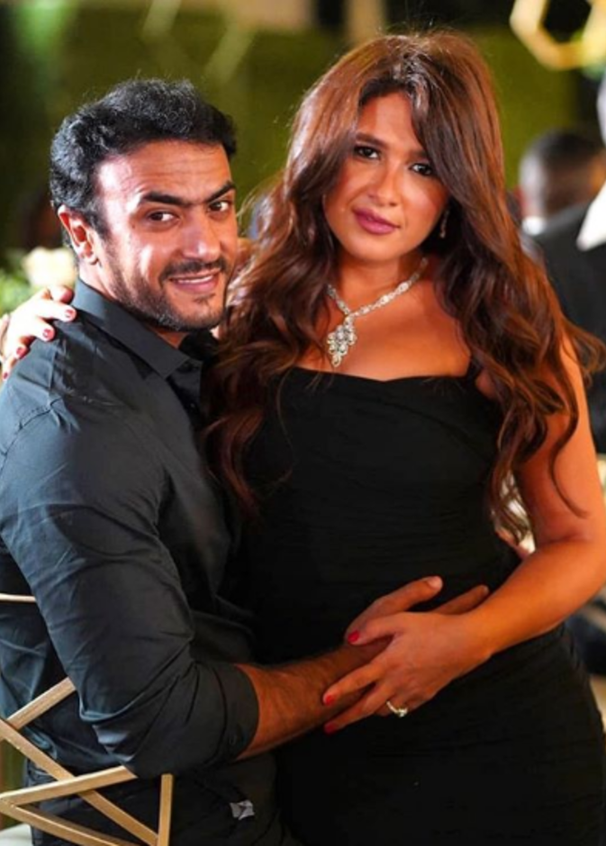 الفنان احمد العوضي مع ياسمين عبد العزيز