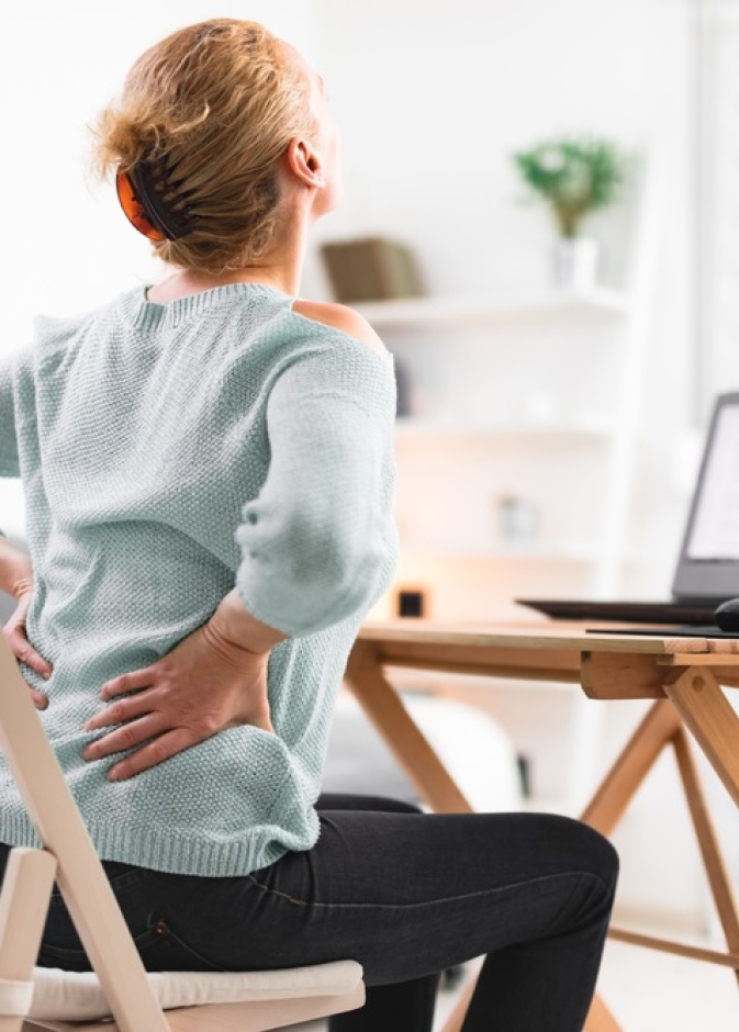 كيفية علاج التعب والآلام الناتجة عن العمل من المنزل