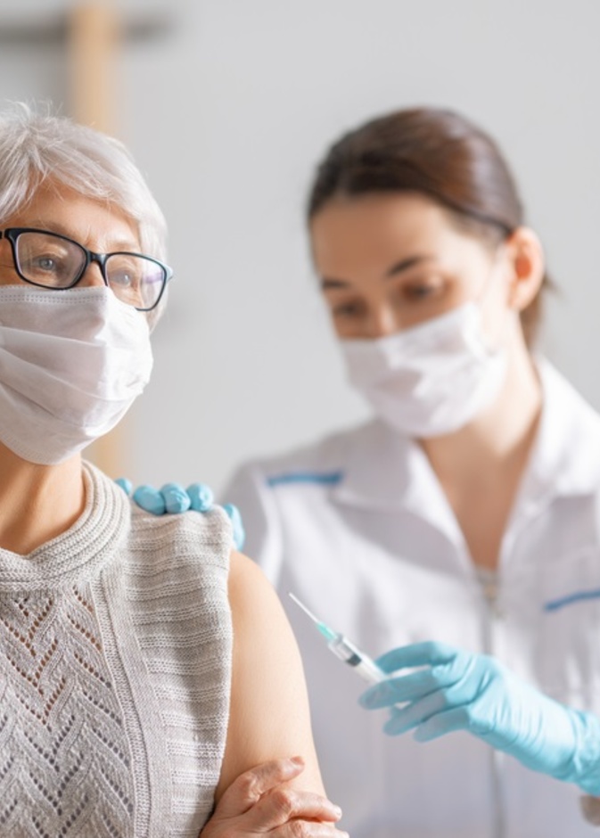 3 اطعمة يجب ان لا تأكلها قبل تلقي لقاح فيروس كورونا