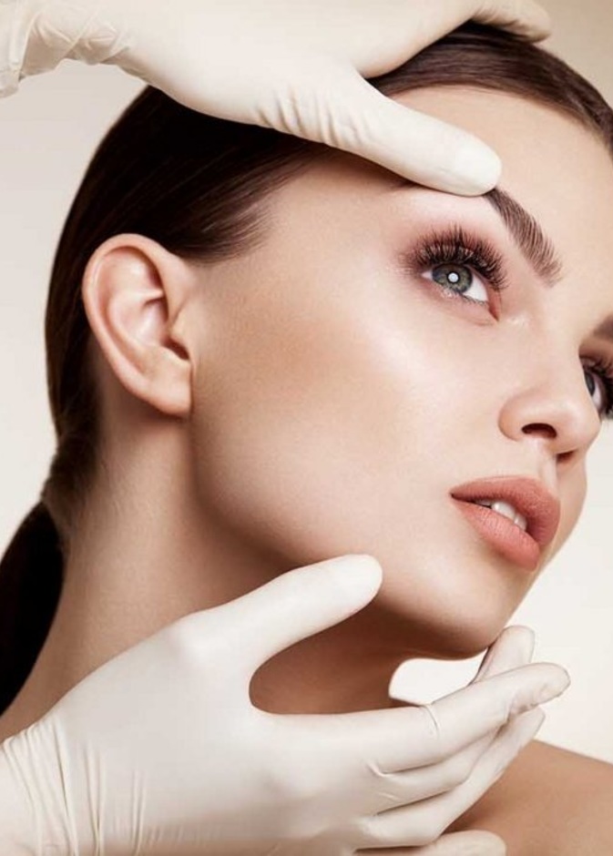 مميزات وعيوب عمليات تجميل الوجه بالليزر