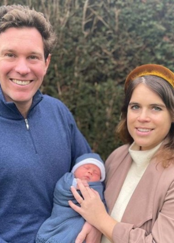 كيف اختلفت صورة طفل الأميرة يوجين بعد ولادته عن الصور الملكية التقليدية؟ 