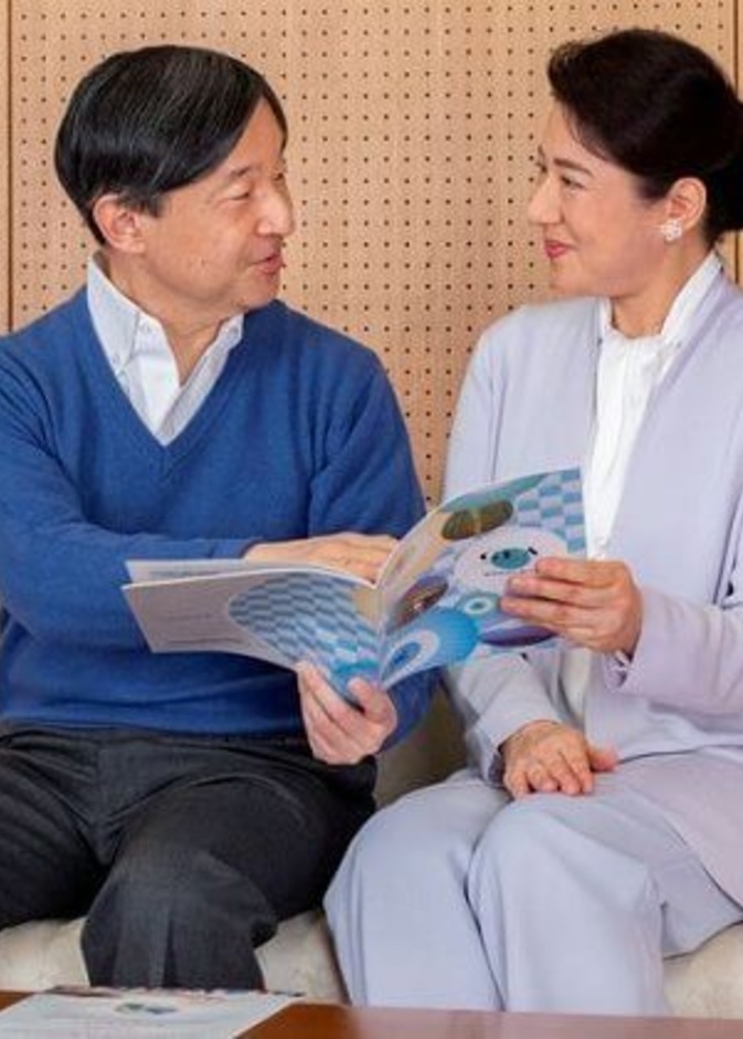 إمبراطور اليابان يحتفل بعيد ميلاده 61