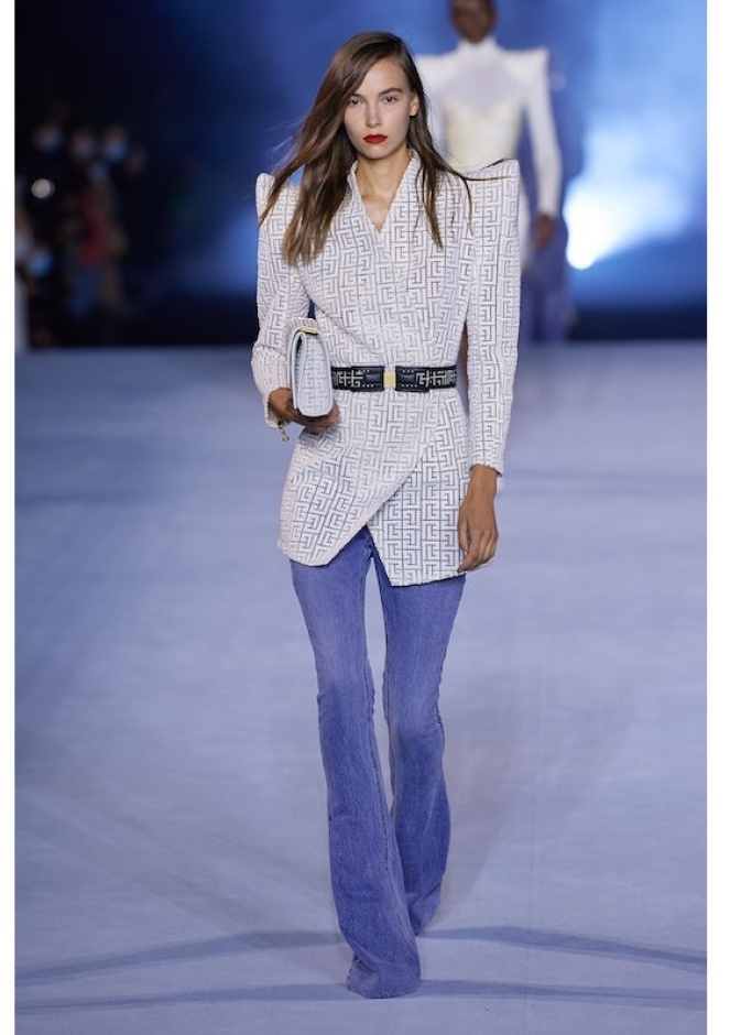  بنطلون جينز من عرض Balmain