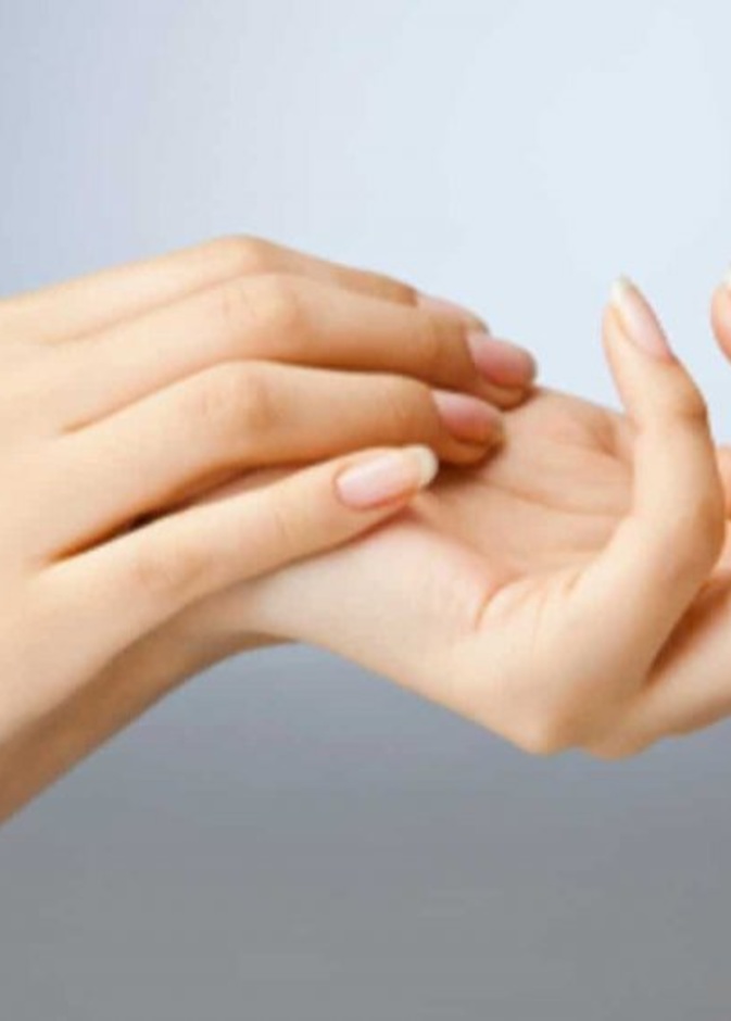 طرق طبيعية لتبييض أسفل الأظافر من الاصفرار