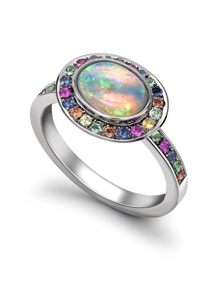 خاتم الهالة بالأوبال وألوان قوس قزح من ثيو فينيل Theo Fennell