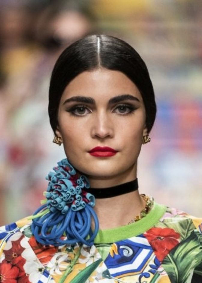 رسمات مكياج مات بسيطة مع الايلاينر من دار Dolce&Gabbana