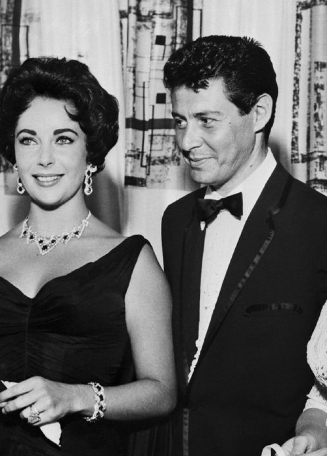  عشقت اليزابيث تايلور تلقي هدايا المجوهرات