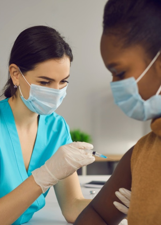  كيف ولماذا يصاب الانسان بفيروس كورونا الجديد بعد تلقي اللقاح