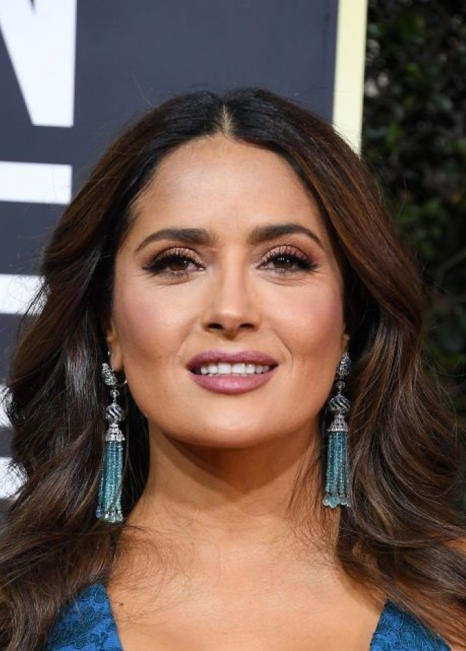 أقراط سلمى حايك من شوبارد 2020