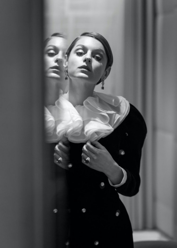 بدون سجادة حمراء.. كيف احتفل نجوم The Crown الفائزين بجوائز الجولدن جلوب؟