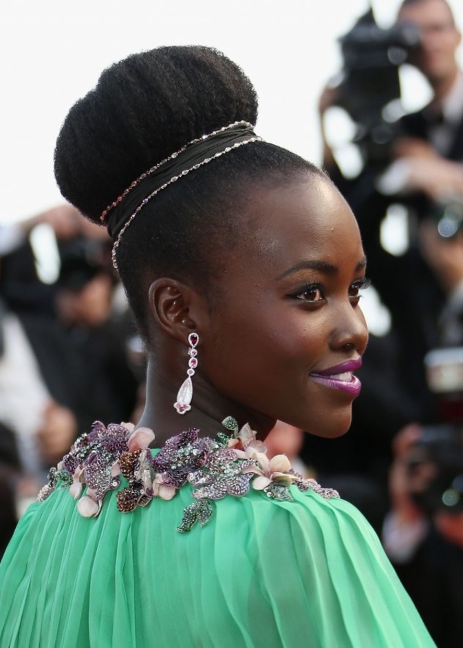 أقراط لوبيتا نيونغو من علامة شوبارد