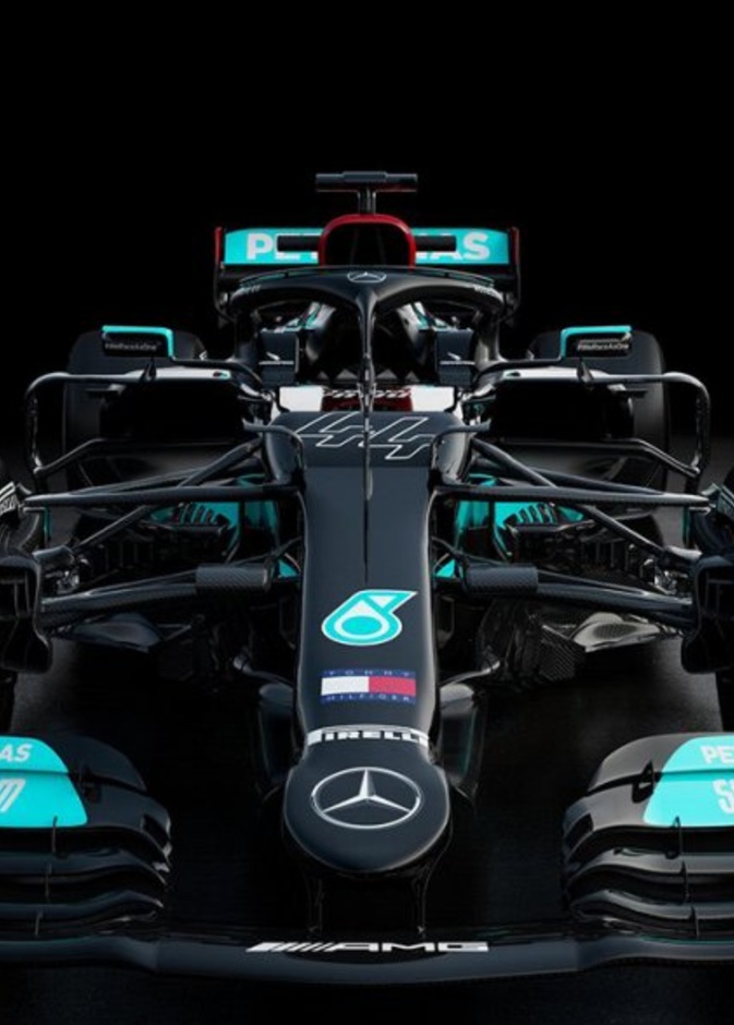  مرسيدس تكشف عن سياراتها الجديدة لموسم فورمولا1 20211