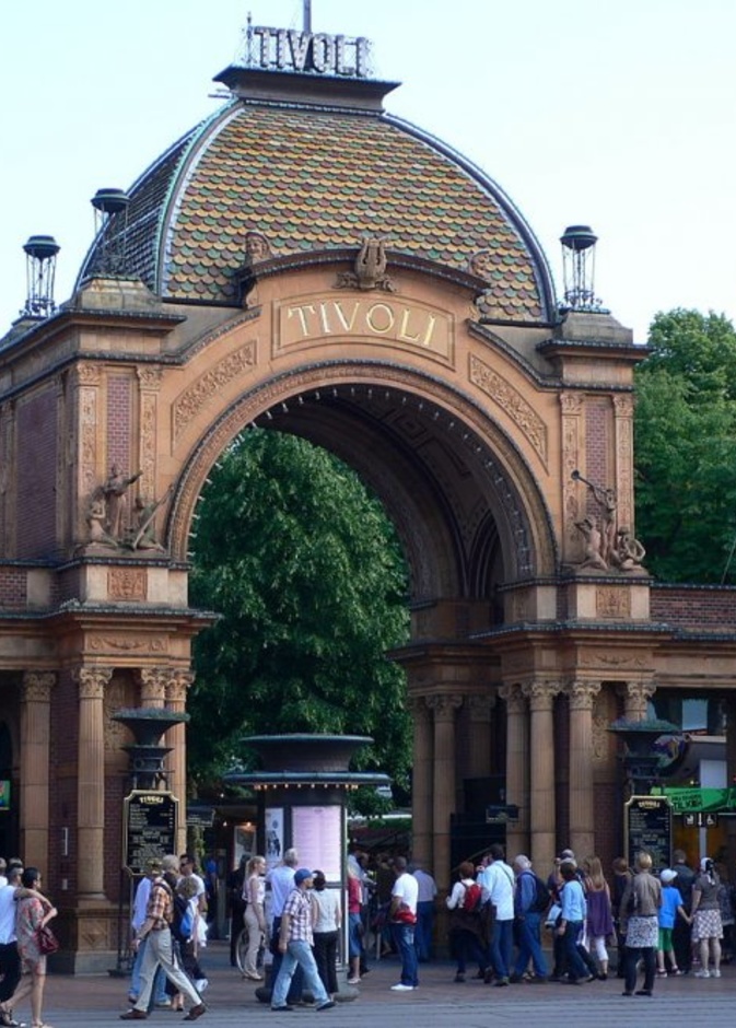 حدائق تيفولي من أجمل مناطق السياحة في كوبنهاجن بواسطة Heather Cowper