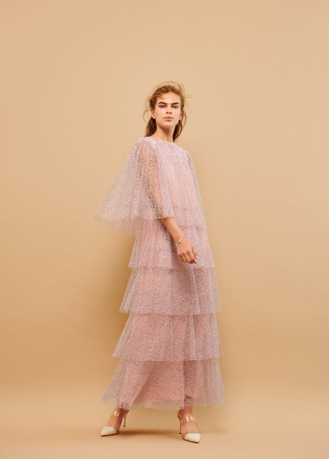  احدث موديلات فساتين خطوبة من امل الرئيسي