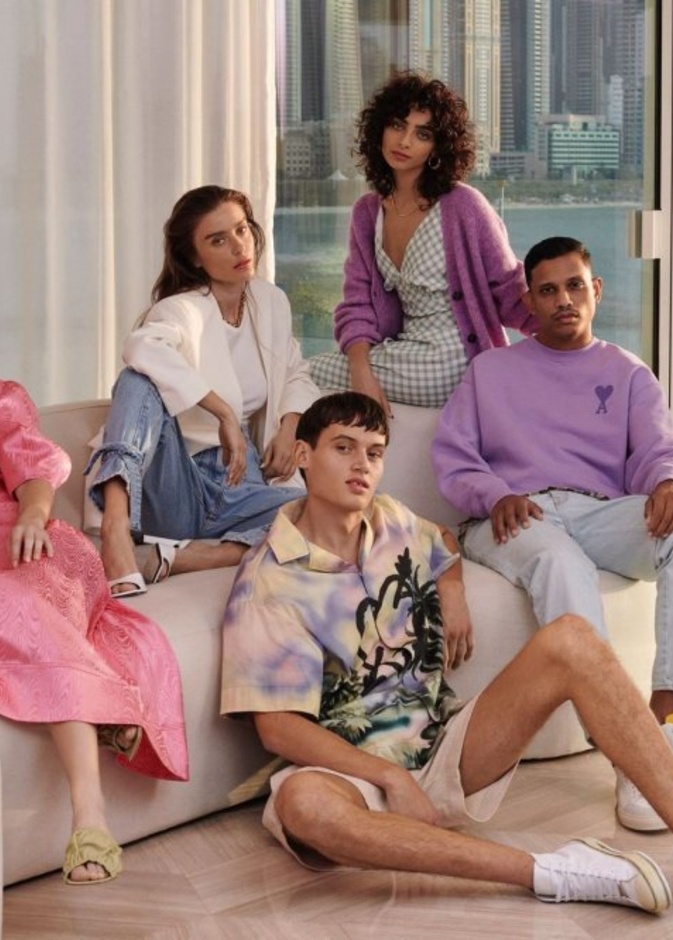 عالم بلوميز.. الحملة الترويجية بلومينغديلز لتشكيلة الربيع والصيف لعام 2021