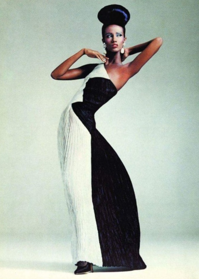 تويغي احد اشهر عارضات الأزياء في التسعينات