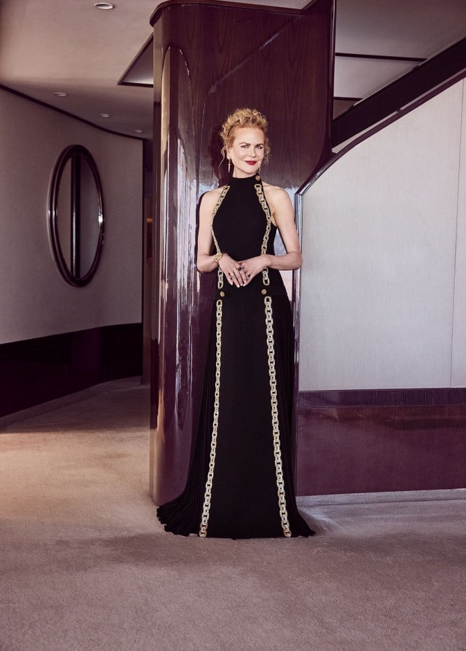 نيكول كيدمان في فستان باللون الاسود من لويس فويتون