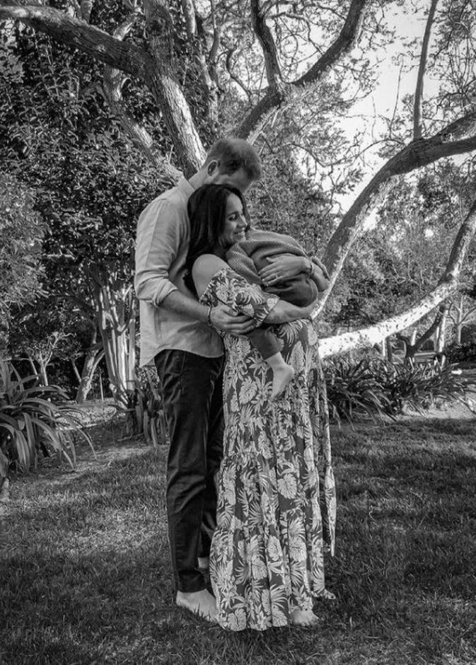 تألقت ميغان ماركل في احدث اطلالاتها بفستان ماكسي من ماركة Pyper Dress