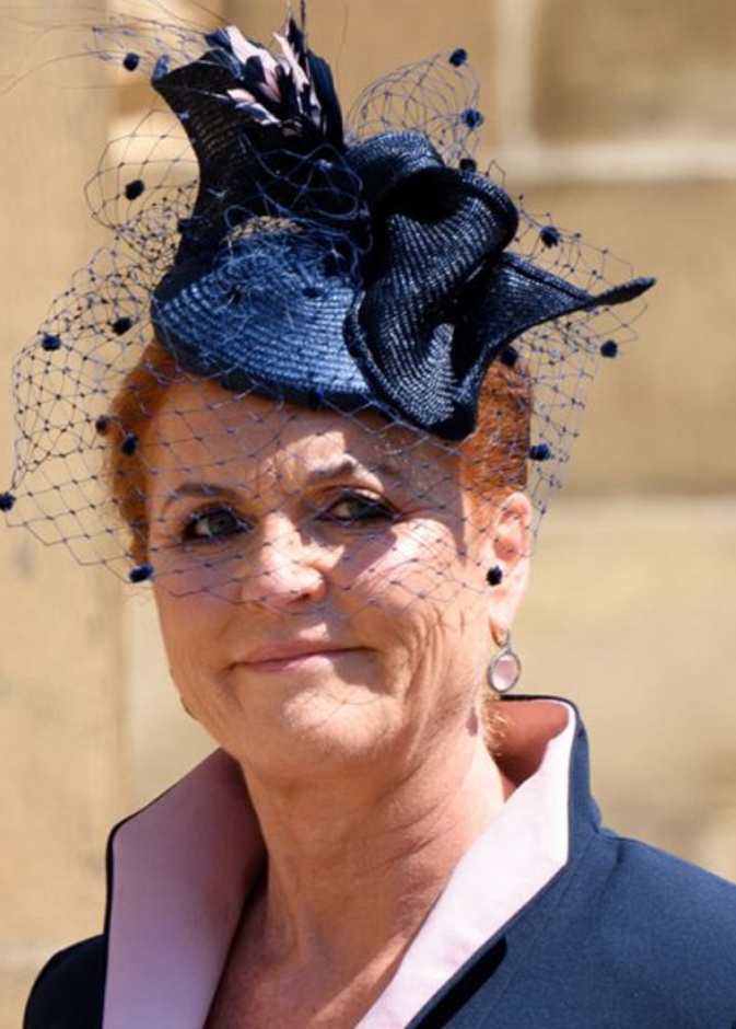 سارة فيرغسون علمت ميغان ماركل طريقة الانحناء أمام الملكة