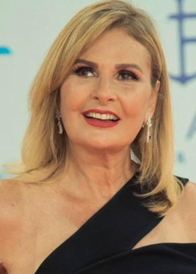  يسرا من نجمات برج الحوت