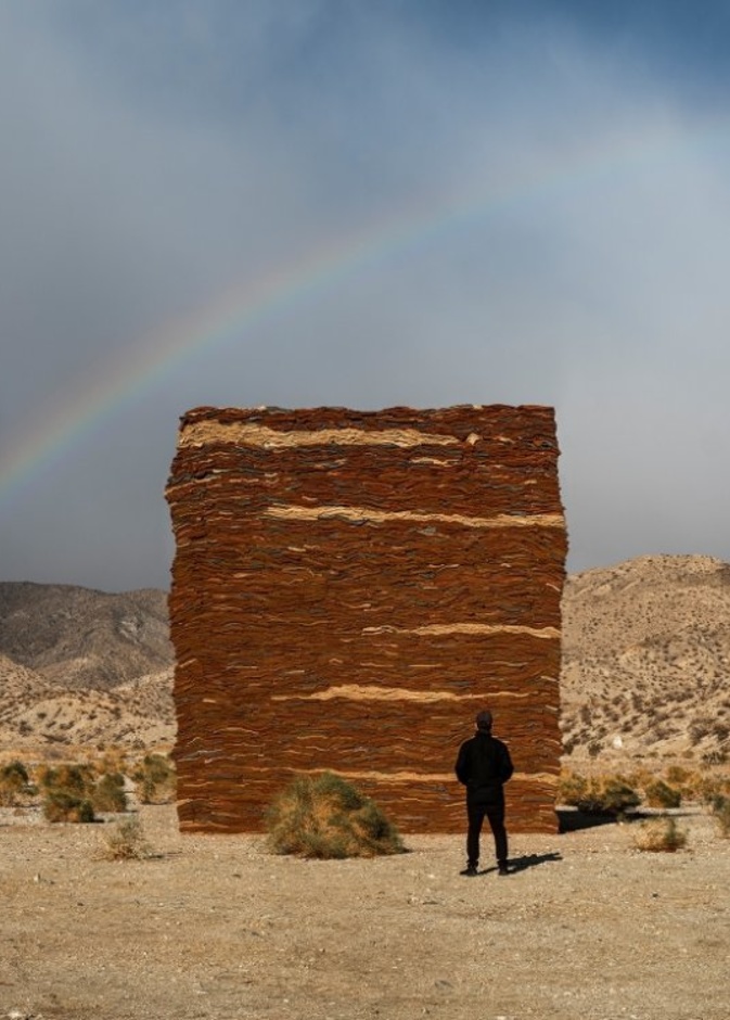 الفنانة زهزة الغامدي في Desert X 2021