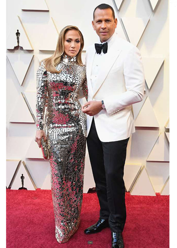 اطلالات جنيفر لوبيز وألكيس رودريجيز في حفل جوائز الأوسكار 2019 بملابس فاخرة