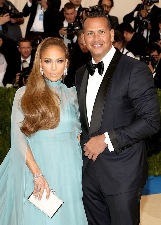 جينيفر لوبيز و أليكس رودريجيز