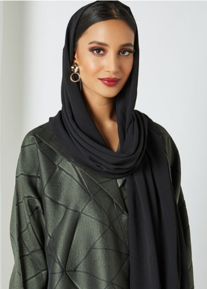تصميم راقي باللون الأخضر الداكن بقصة بسيطة من  BLACK ROSE