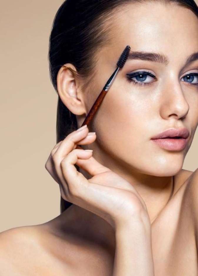 خلطة القهوة مع العسل رائعة لصبغ الحواجب