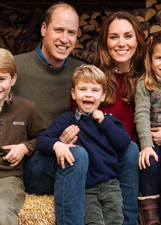 أطفال عائلة كمبريدج الثلاثة يوجهان رسالة "للجدة ديانا" بمناسبة يوم عيد الأم