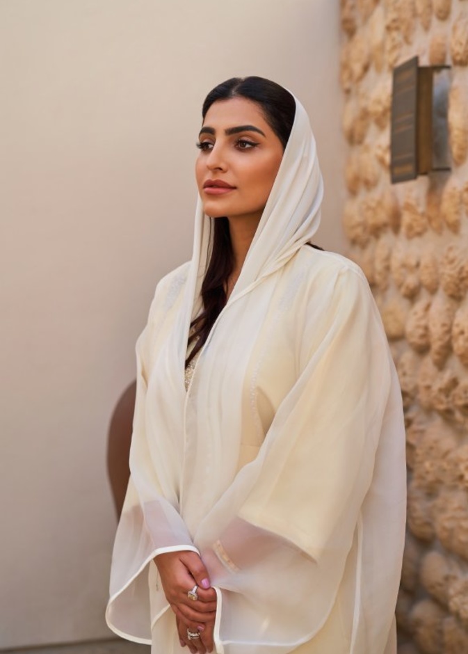 علامة الأزياء الاماراتية الفاخرة ايلنالاين تطلق مجموعتها الرمضانية