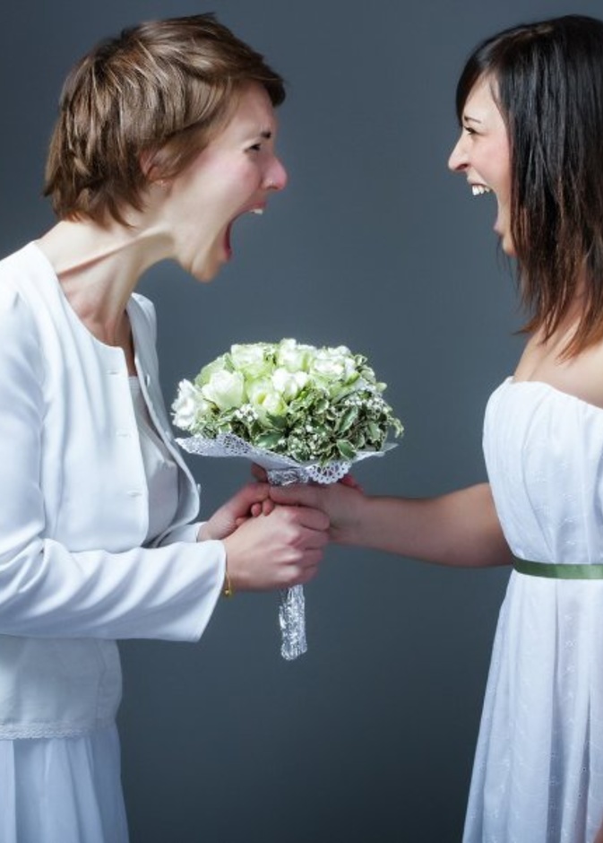 خلاف كبير بين عروس ووالدتها بسبب ثيم الزفاف