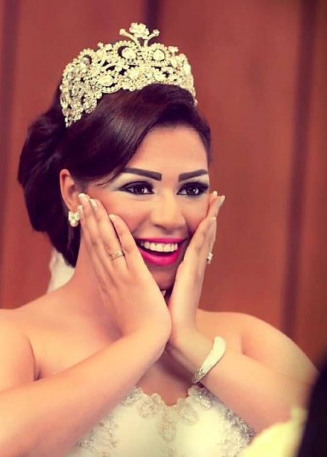 شاهيناز التي غنت لزوجها في ليلة الزفاف انا بعشقو انتهت علاقتها به بالمحاكم 