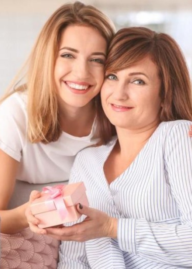 كيف تختارين هدية عيد الأم لحماتك صعبة الإرضاء