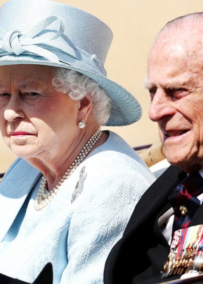 ملكة بريطانيا وزوجها ينعيان رئيس تنزانيا