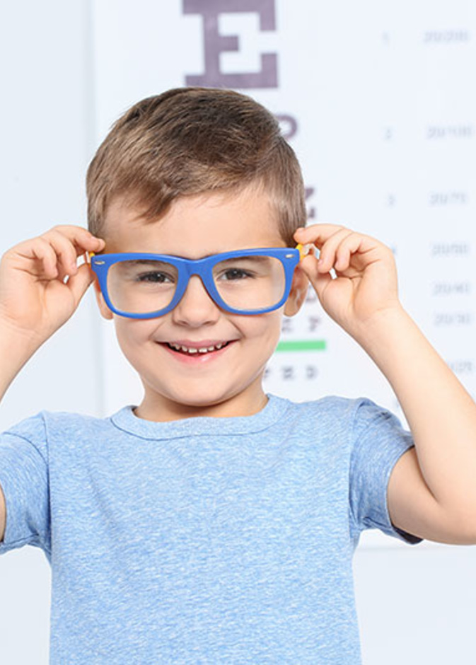 نصائح طبيبة للحفاظ على عيون الأطفال