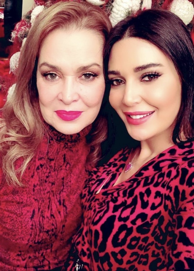 سيرين عبد النور تنشر صورة لطيفة برفقة والدتها في عيد الأم