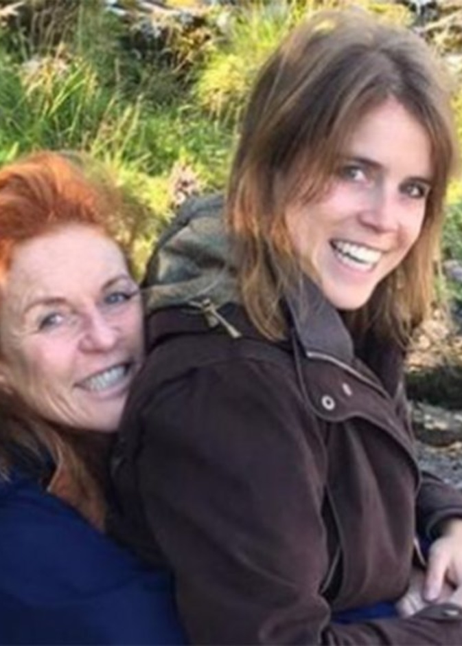 سارة فيرغسون توجه رسالة مؤثرة لابنتها الأميرة يوجين بمناسبة عيد ميلادها