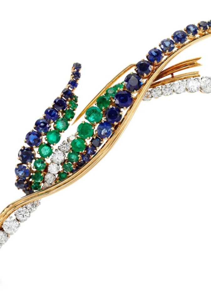  بروش كلاسيكي من فان كليف أند أربلز