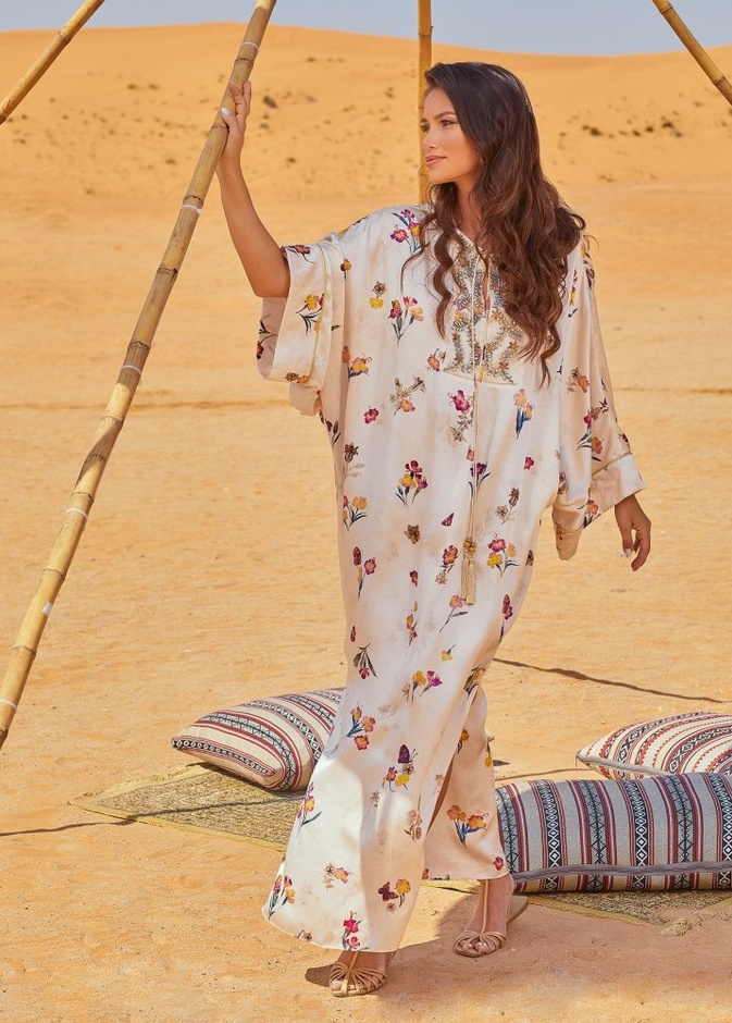 استعدي لشهر رمضان مع هذا القفطان الحصري من ماكس مارا