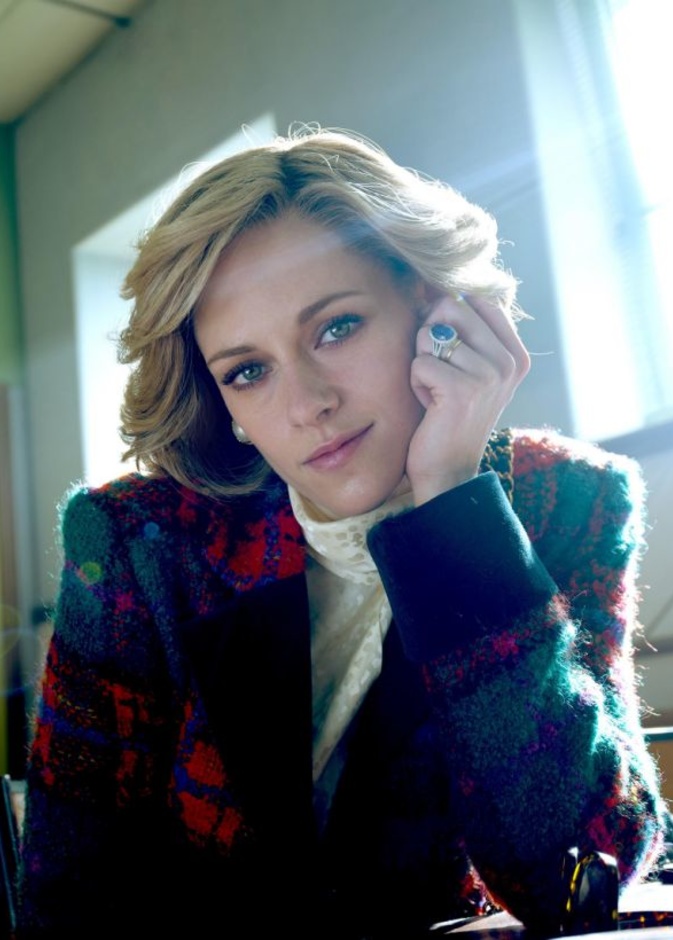 الأميرة ديانا تعود من جديد.. كريستين ستيوارت تنشر أولى صورها في فيلم Spencer  