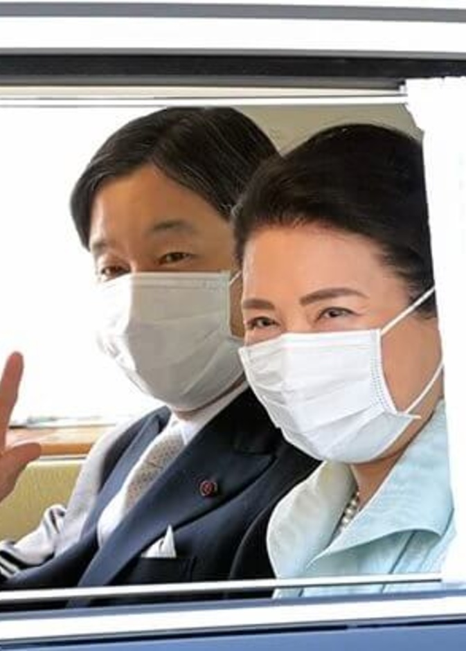 العائلة الإمبراطورية اليابانية تستضيف الحفل السنوي المؤجل لقراءة الشعر