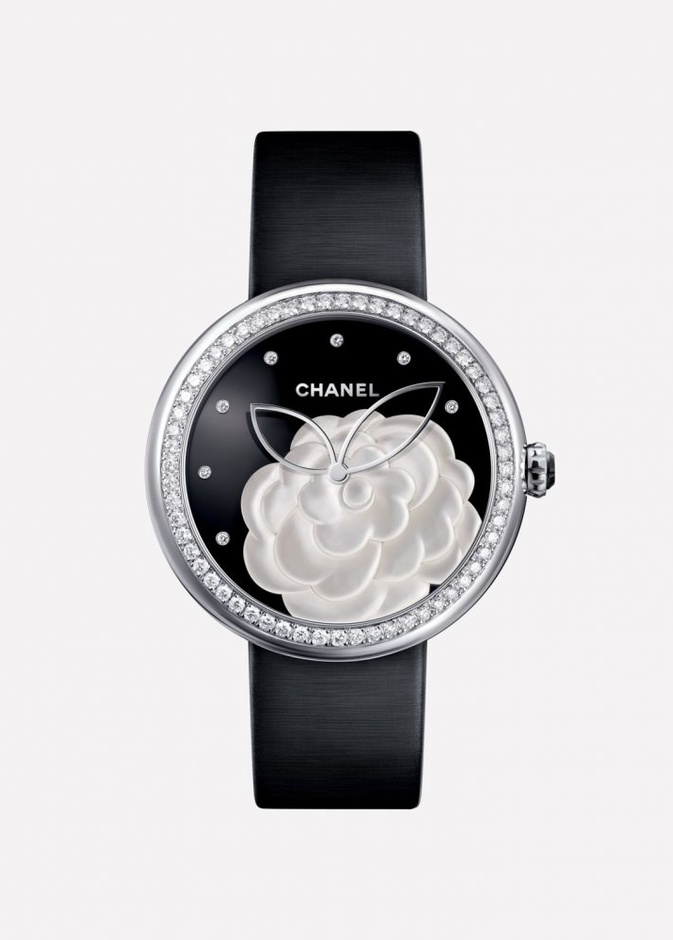  ساعة من شانيل CHANEL